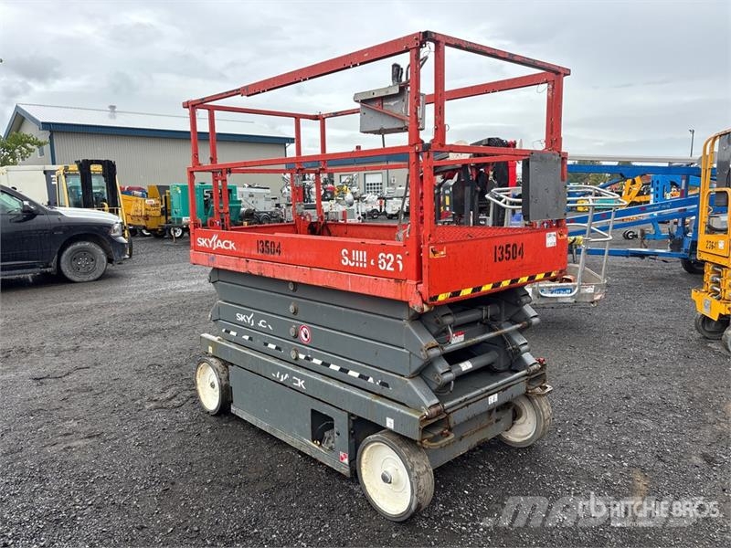 SkyJack SJIII4626 Electric Scissor Lift رافعات مقصية الشكل