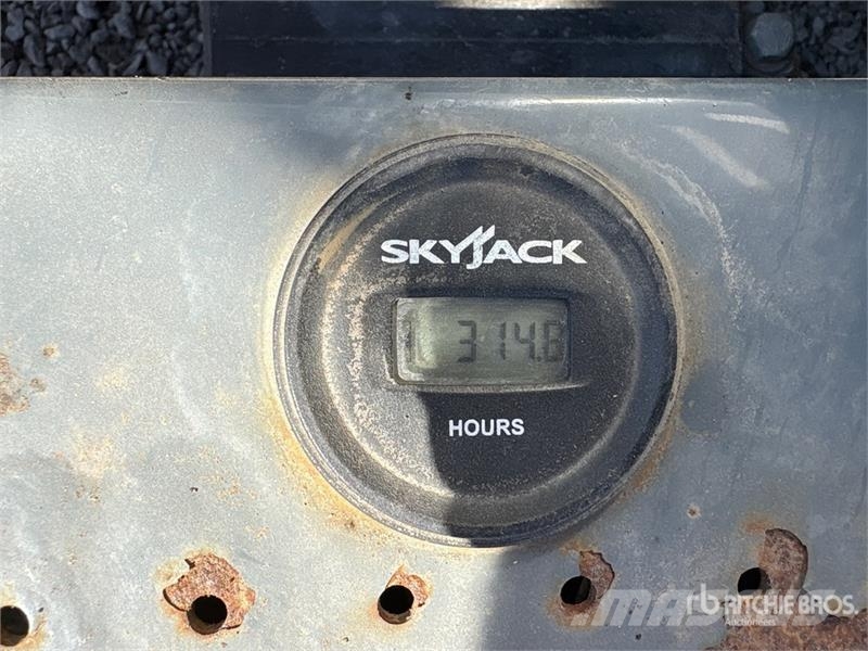SkyJack SJIII4632 Ollós emelők