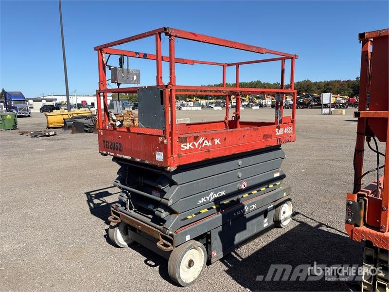 SkyJack SJIII4632 Ollós emelők