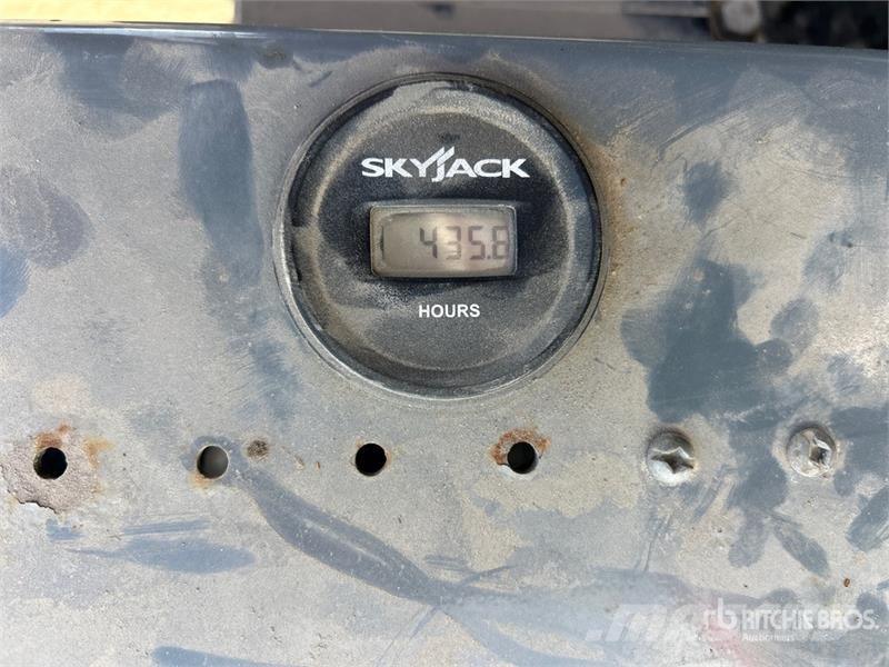 SkyJack SJIII4632 Electric Scissor Lift Ollós emelők