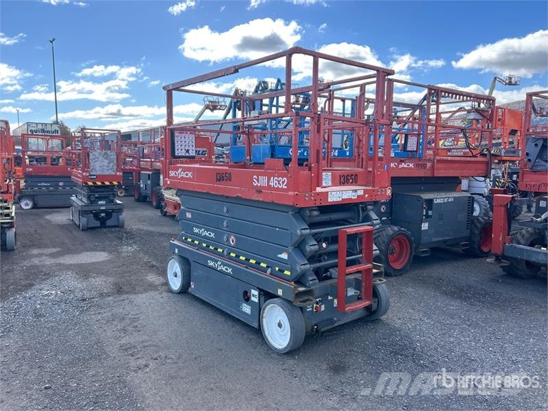 SkyJack SJIII4632 Electric Scissor Lift Ollós emelők