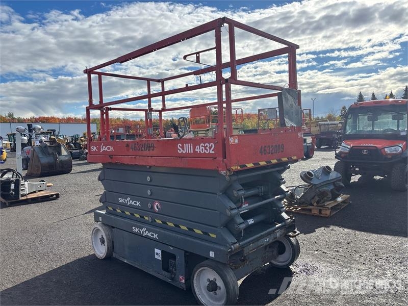 SkyJack SJIII4632 Electric Scissor Lift Šķerveida pacēlāji