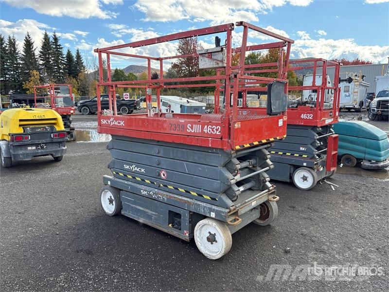 SkyJack SJIII4632 Electric Scissor Lift Scheren-Arbeitsbühnen