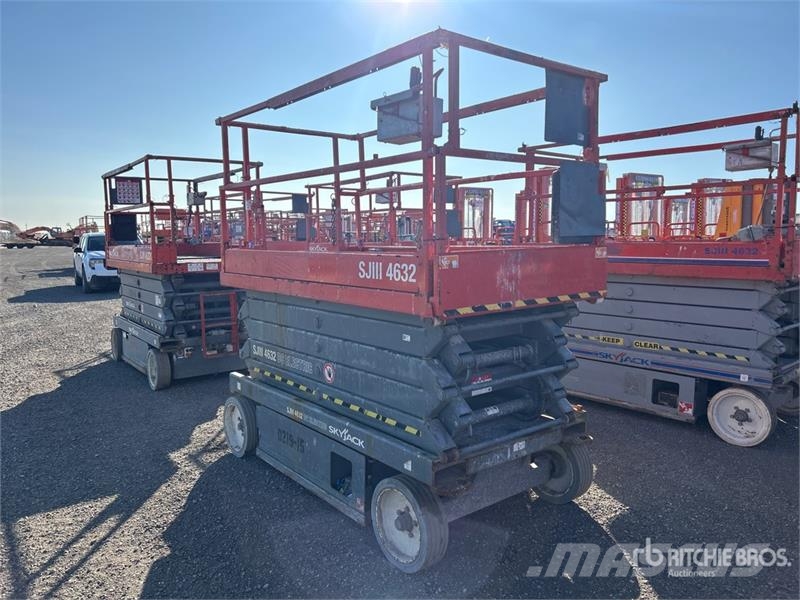 SkyJack SJIII4632 Electric Scissor Lift Ollós emelők