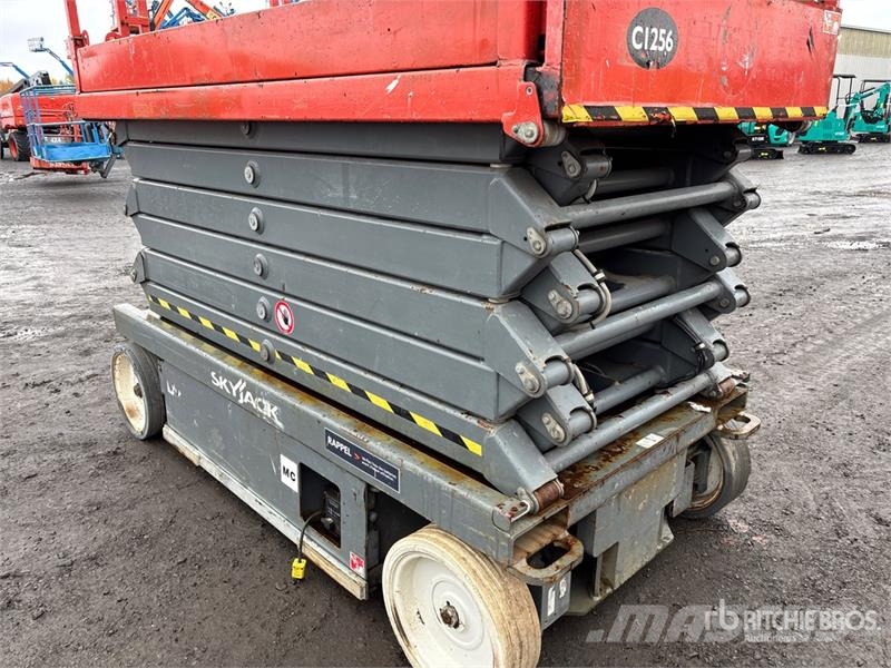 SkyJack SJIII4740 4x4 Electric Scissor Lift Šķerveida pacēlāji