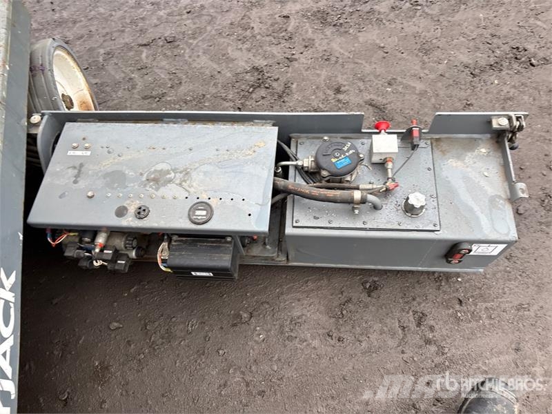 SkyJack SJIII4740 4x4 Electric Scissor Lift Šķerveida pacēlāji