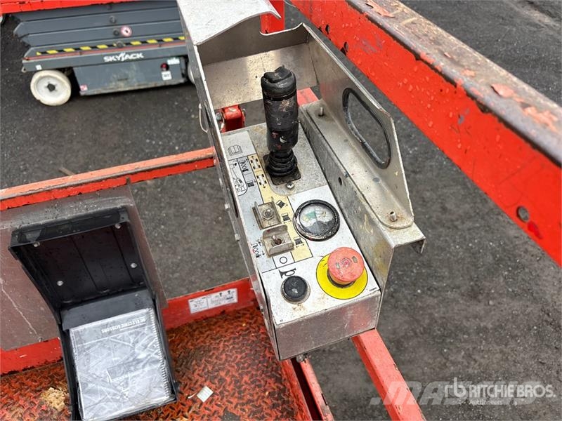SkyJack SJIII4740 4x4 Electric Scissor Lift Šķerveida pacēlāji