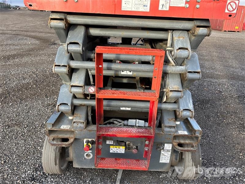 SkyJack SJIII4740 Electric Scissor Lift Saxliftar