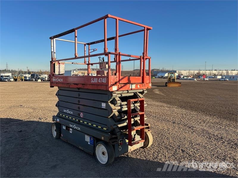 SkyJack SJIII4740 Electric Scissor Lift رافعات مقصية الشكل