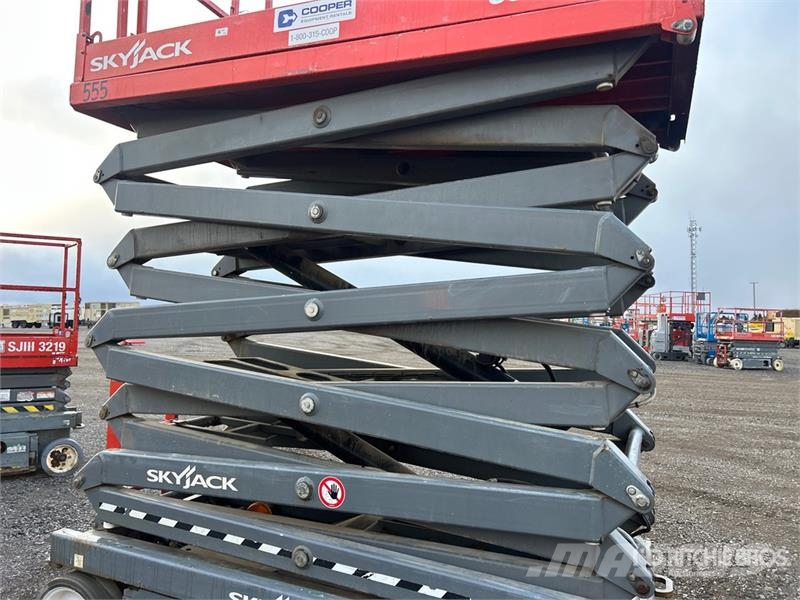 SkyJack SJIII4740 Electric Scissor Lift Saxliftar