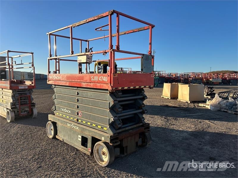 SkyJack SJIII4740 Electric Scissor Lift رافعات مقصية الشكل