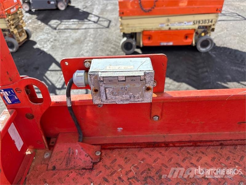 SkyJack SJIII4740 Electric Scissor Lift رافعات مقصية الشكل