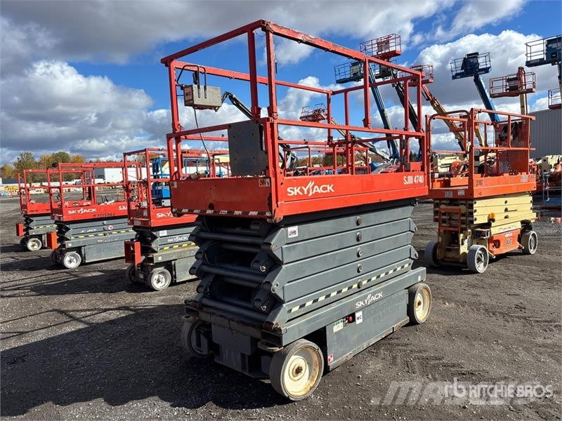 SkyJack SJIII4740 Electric Scissor Lift رافعات مقصية الشكل
