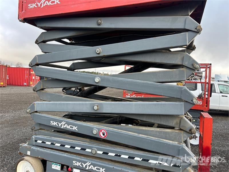 SkyJack SJIII4740 Electric Scissor Lift Saxliftar