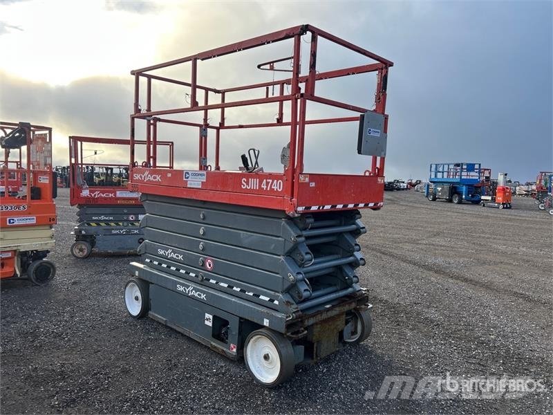SkyJack SJIII4740 Electric Scissor Lift Saxliftar