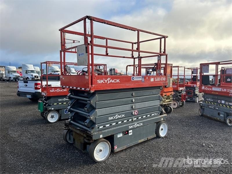 SkyJack SJIII4740 Electric Scissor Lift Saxliftar