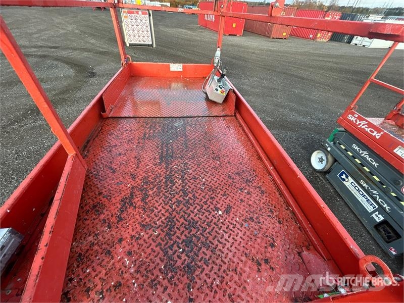 SkyJack SJIII4740 Electric Scissor Lift Saxliftar