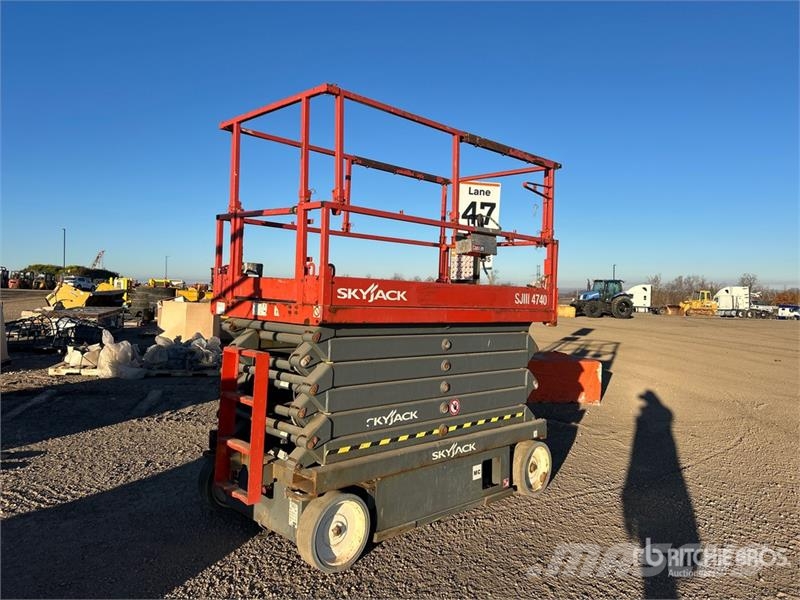 SkyJack SJIII4740 Electric Scissor Lift رافعات مقصية الشكل