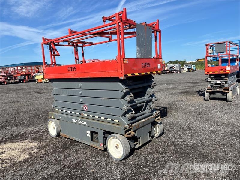 SkyJack SJIII4740 Electric Scissor Lift Scissor lifts