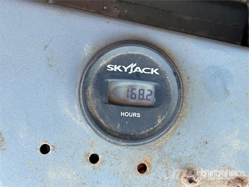 SkyJack SJIII4740 Electric Scissor Lift رافعات مقصية الشكل