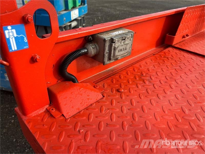 SkyJack SJlll3219 Electric Electric Scissor Lift رافعات مقصية الشكل