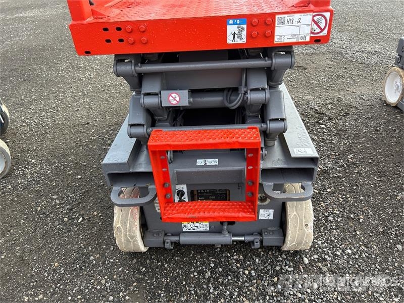 SkyJack SJlll3219 Electric Electric Scissor Lift رافعات مقصية الشكل