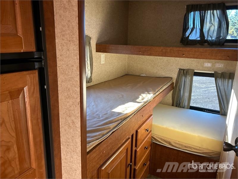 Skyline Nomad 249 22 ft T/A Travel Trailer Egyéb pótkocsik