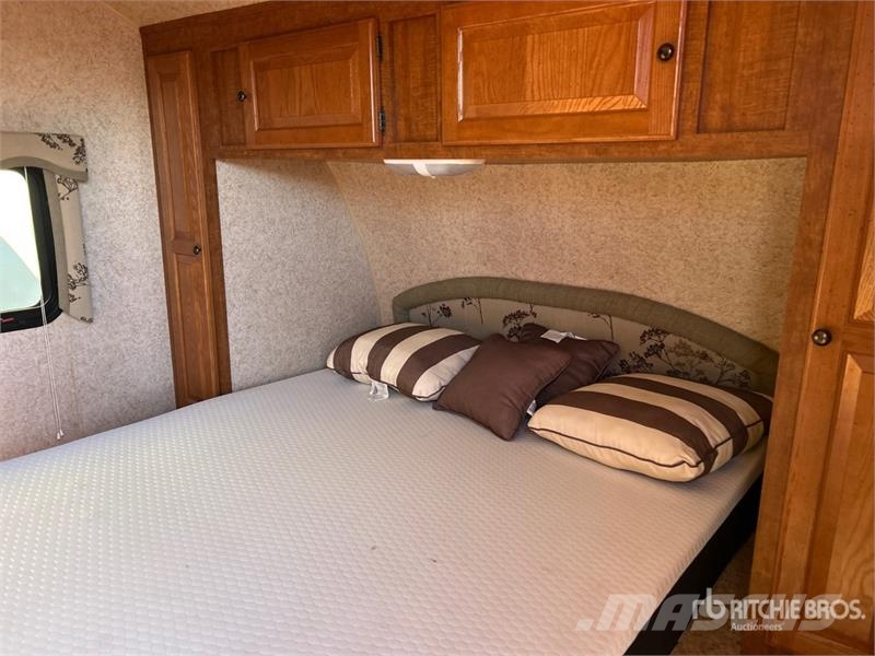 Skyline Nomad 249 22 ft T/A Travel Trailer Egyéb pótkocsik