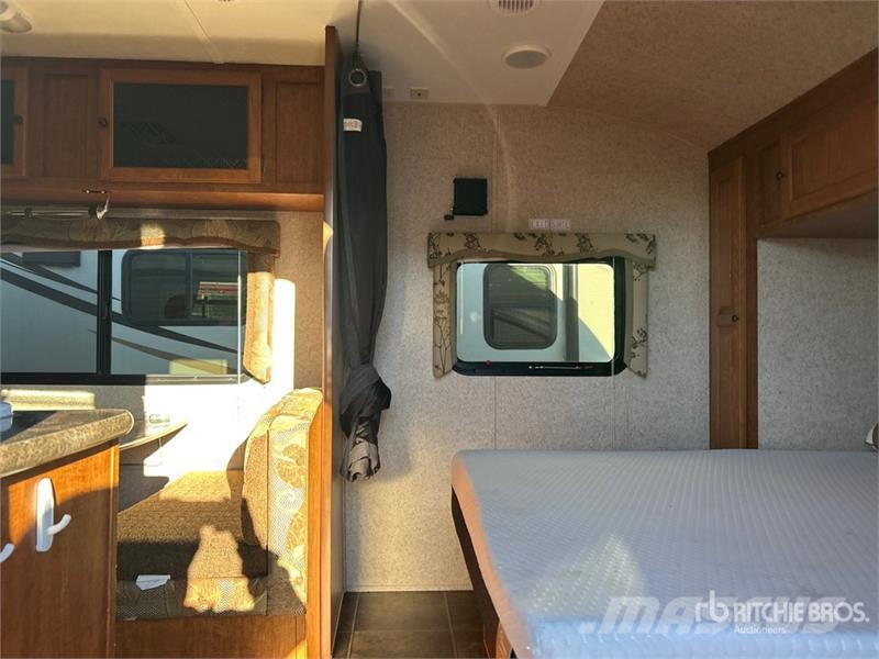 Skyline Nomad 249 22 ft T/A Travel Trailer Egyéb pótkocsik