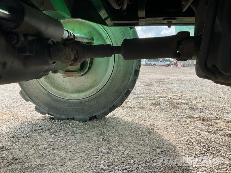 SkyTrak 10054 Telescopic handlers