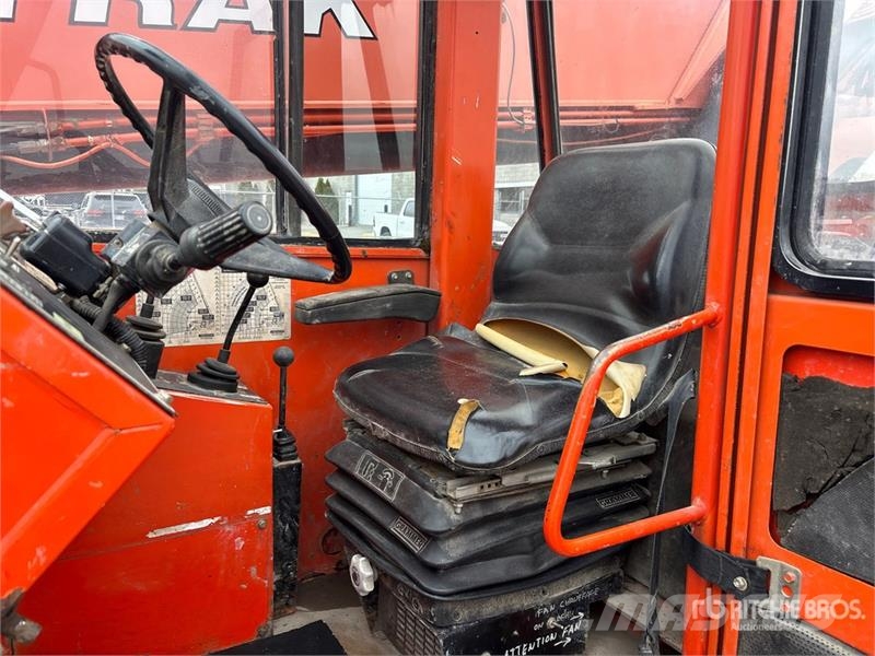 SkyTrak 10054 Teleszkópos rakodók