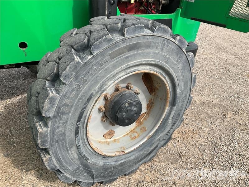 SkyTrak 10054 Telescopic handlers