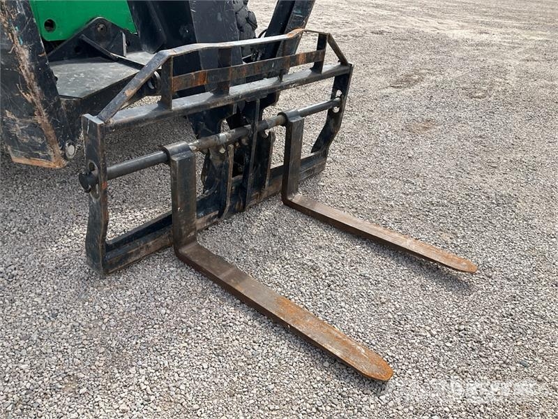 SkyTrak 10054 Telescopic handlers