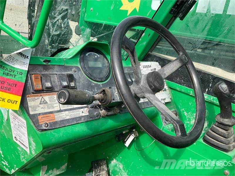 SkyTrak 10054 Telescopic handlers