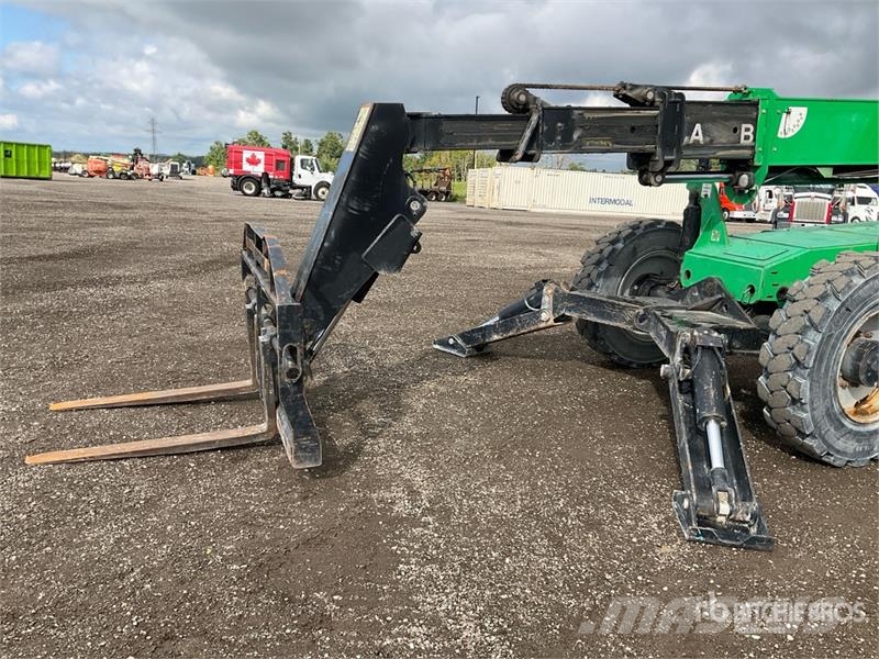SkyTrak 10054 Telescopic handlers