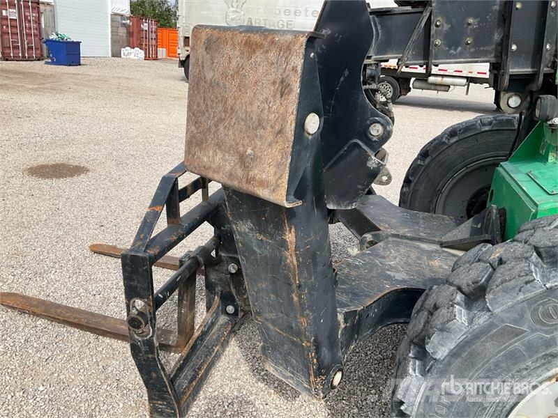 SkyTrak 10054 Telescopic handlers