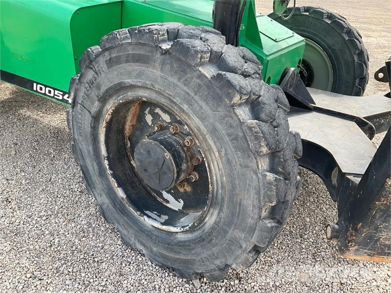 SkyTrak 10054 Telescopic handlers