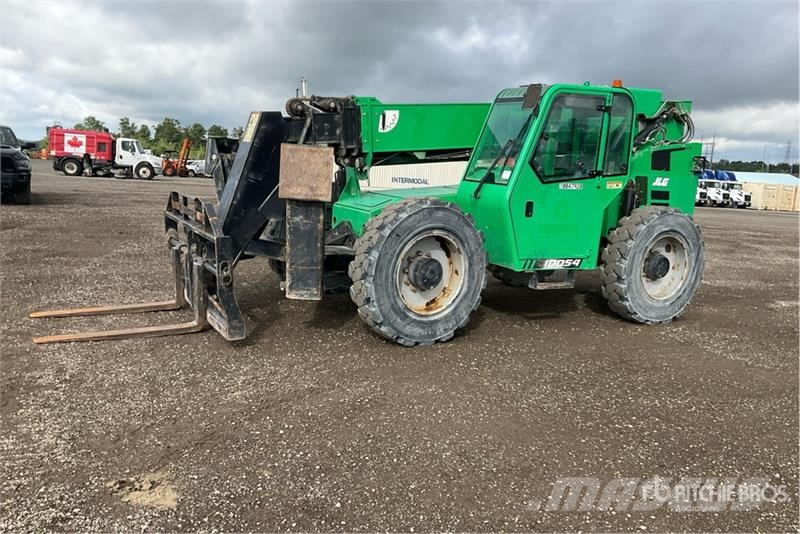 SkyTrak 10054 Telescopic handlers