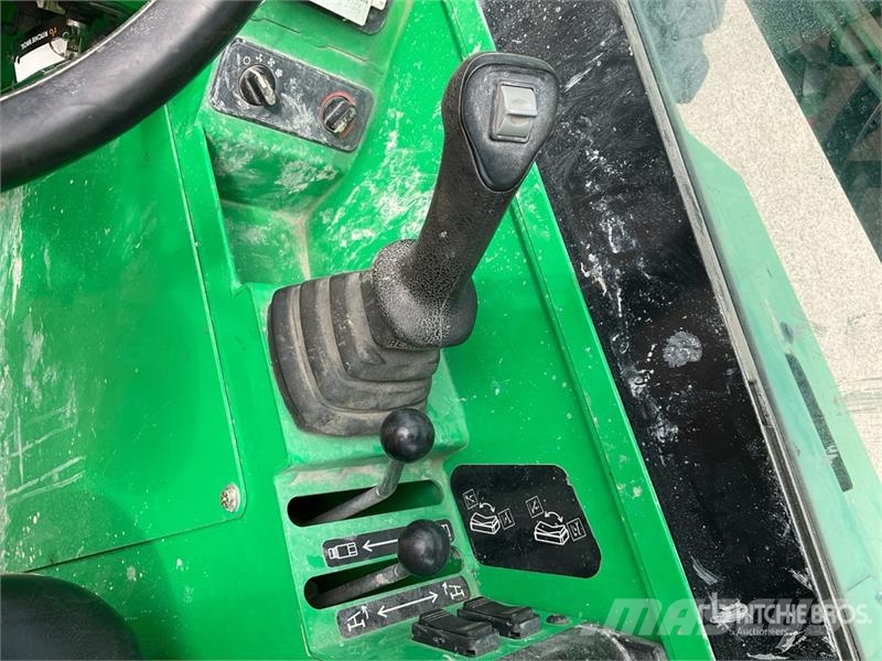 SkyTrak 10054 Telescopic handlers