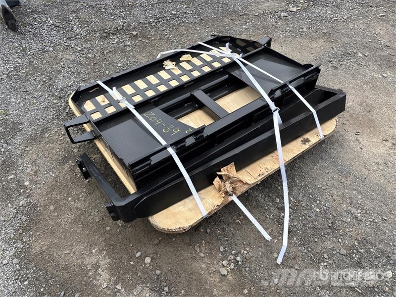 Skyway WSSBF-1150 45 in Skid Steer Forks (Unused) Vilice