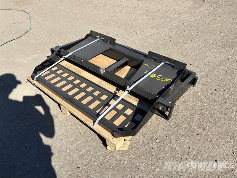 Skyway WSSBF-1150 45 in Skid Steer Forks (Unused) Pallgafflar
