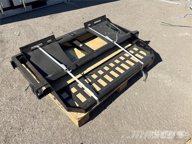 Skyway WSSBF-1150 45 in Skid Steer Forks (Unused) Pallgafflar