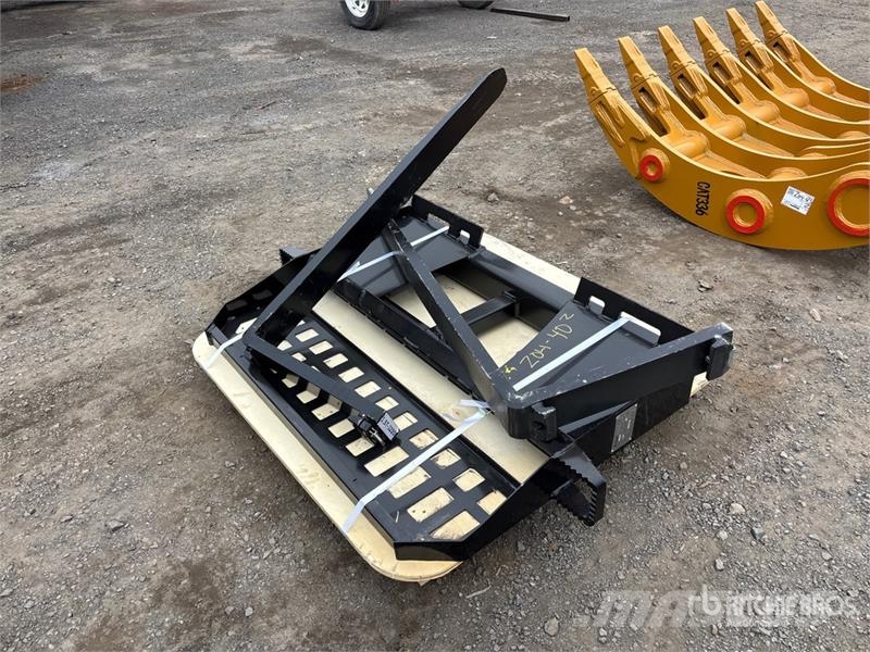 Skyway WSSBF-1150 45 in Skid Steer Forks (Unused) Vilice