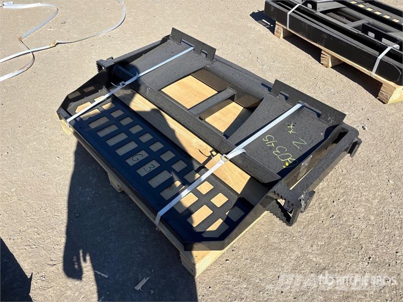 Skyway WSSBF-1150 45 in Skid Steer Forks (Unused) Pallgafflar