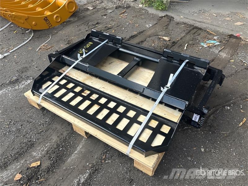 Skyway WSSBF-1150 45 in Skid Steer Forks (Unused) フォーク