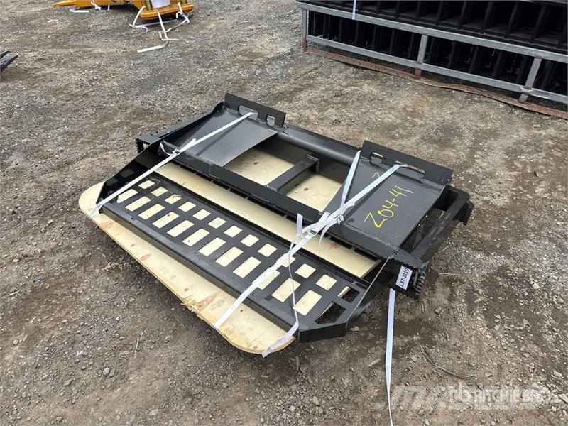 Skyway WSSBF-1150 45 in Skid Steer Forks (Unused) Vilice