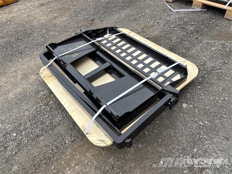 Skyway WSSBF-1150 45 in Skid Steer Forks (Unused) Vilice