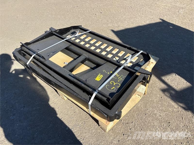 Skyway WSSBF-1150 45 in Skid Steer Forks (Unused) Pallgafflar