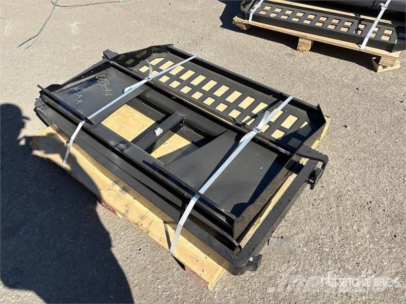 Skyway WSSBF-1150 45 in Skid Steer Forks (Unused) Pallgafflar
