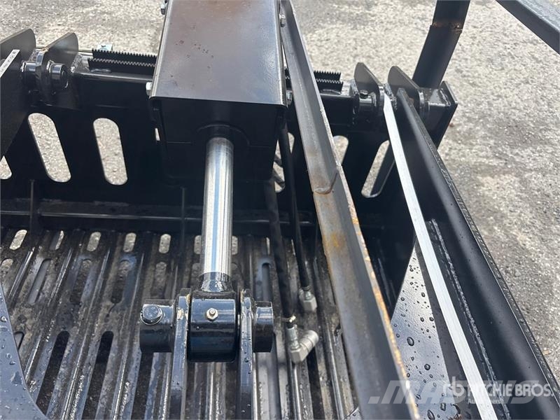 Skyway WSSEG-2100 82 in Skeleton Skid Steer Grappl Gribere